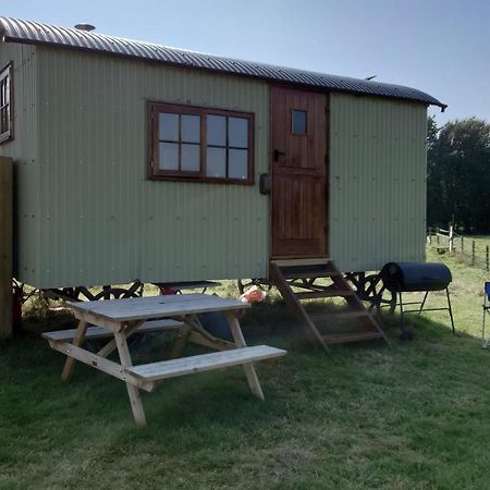 Shepherd Hut On Working Smallholding Ashton Keynes Εξωτερικό φωτογραφία