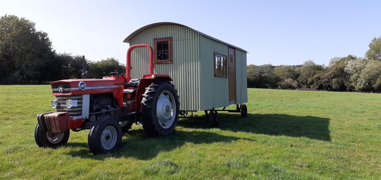 Shepherd Hut On Working Smallholding Ashton Keynes Εξωτερικό φωτογραφία