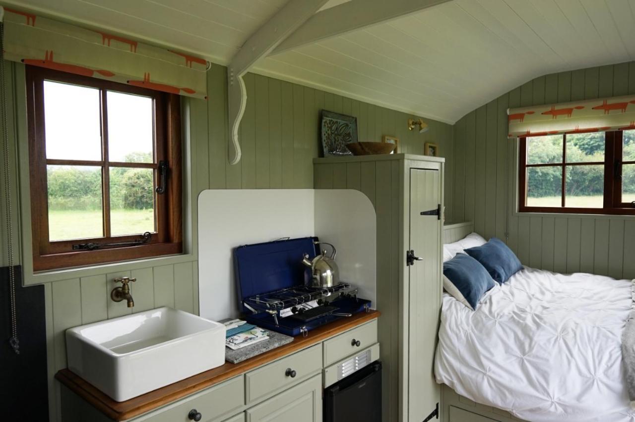 Shepherd Hut On Working Smallholding Ashton Keynes Δωμάτιο φωτογραφία